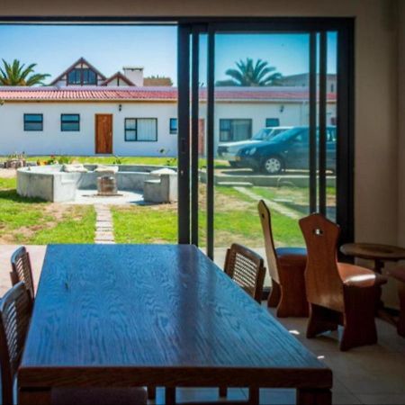 Beach Garden Guesthouse With Self Catering Свакопмунд Екстер'єр фото