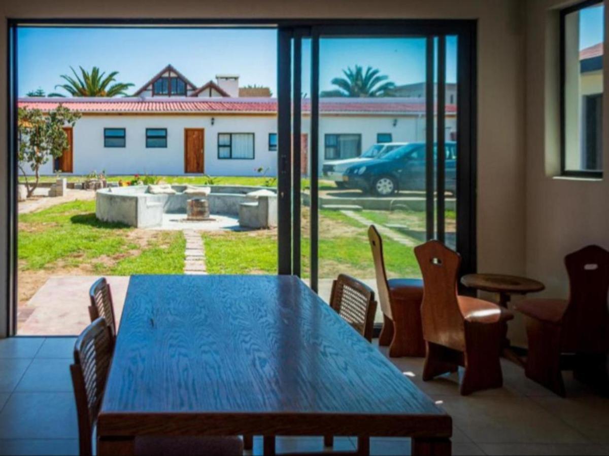 Beach Garden Guesthouse With Self Catering Свакопмунд Екстер'єр фото