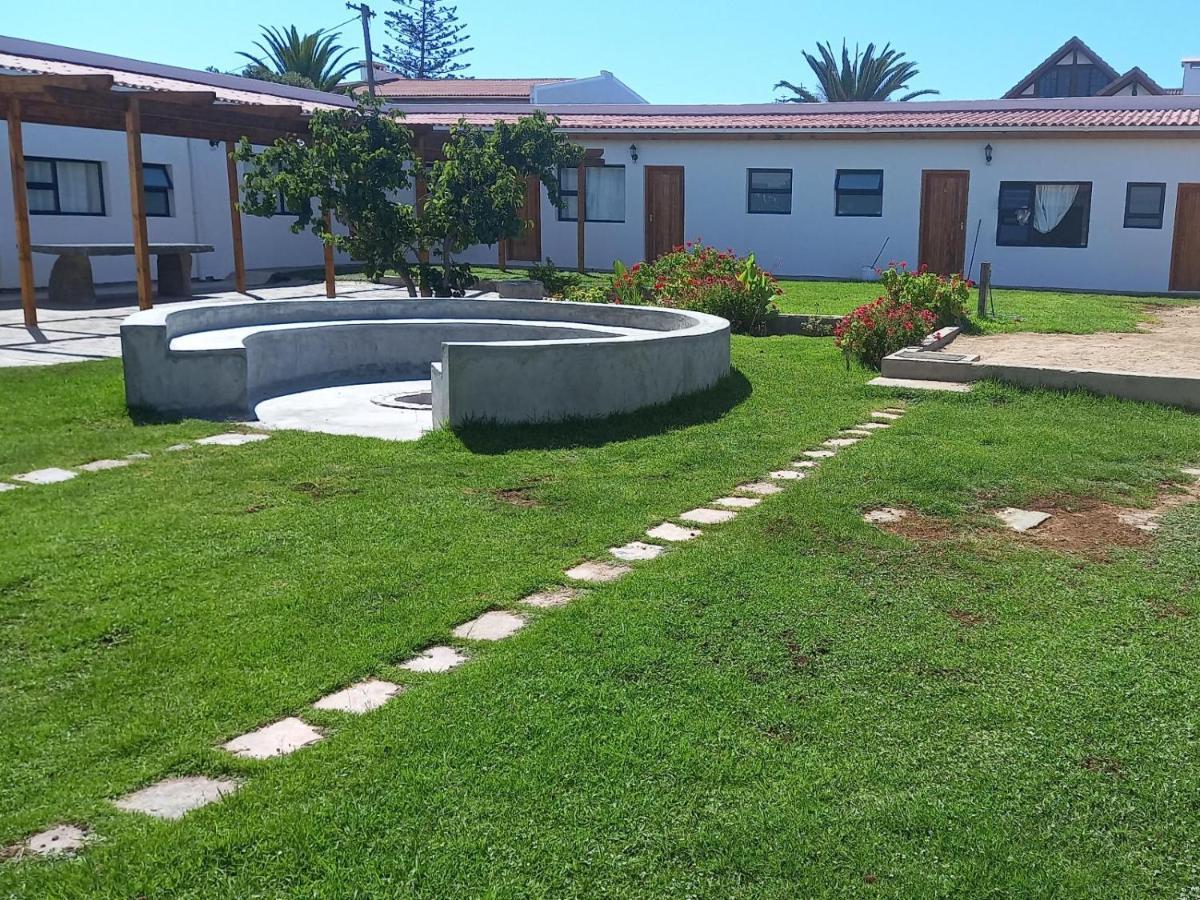 Beach Garden Guesthouse With Self Catering Свакопмунд Екстер'єр фото